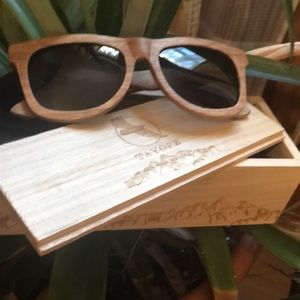 Men’s light brown bamboo glasses